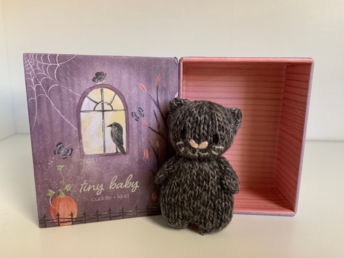 Cuddle and kind halloween - cuddle,